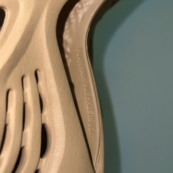 YEEZY FOAM RNNR - Picture 4 of 5